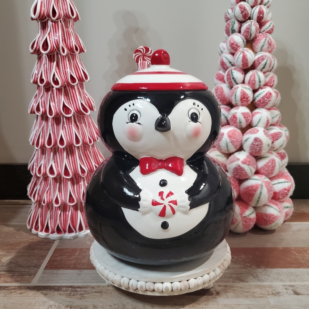 Holiday Penguin Cookie Jar-NWT